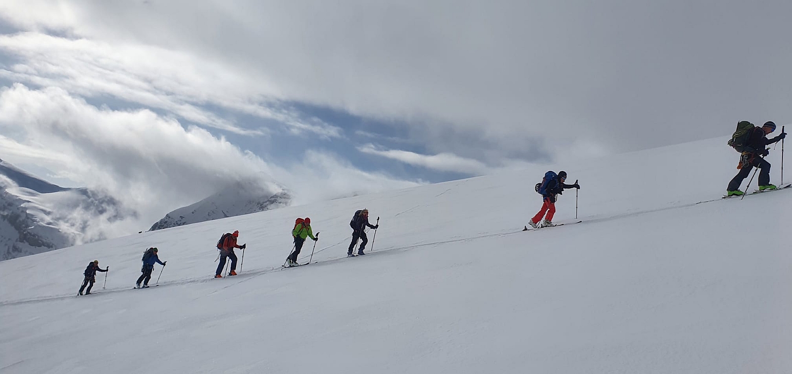 09_06. Mrz 21_G Skitouren Wildstrubel Laemmerenhuette (122).JPG